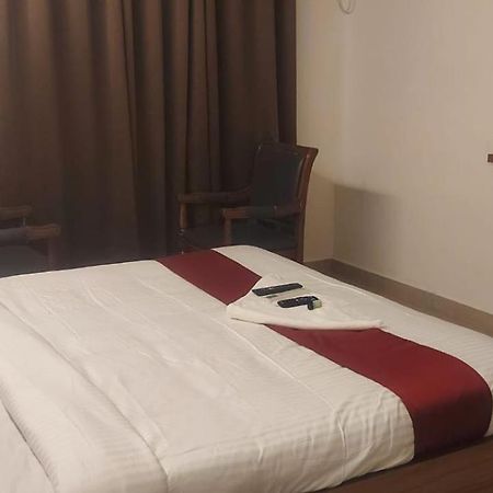 Capital O 69831 Hotel Mount Heera Csennai Kültér fotó