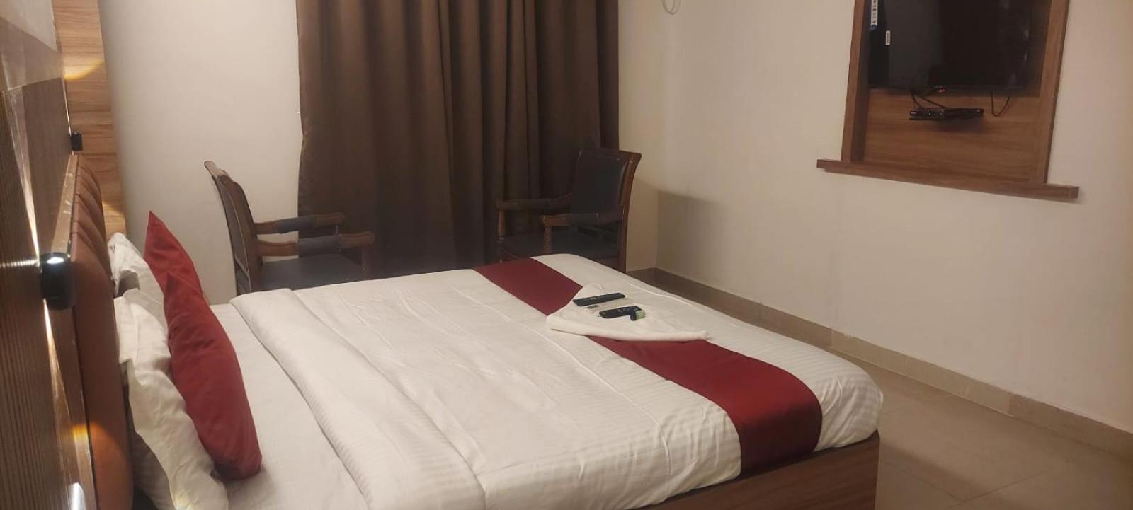Capital O 69831 Hotel Mount Heera Csennai Kültér fotó