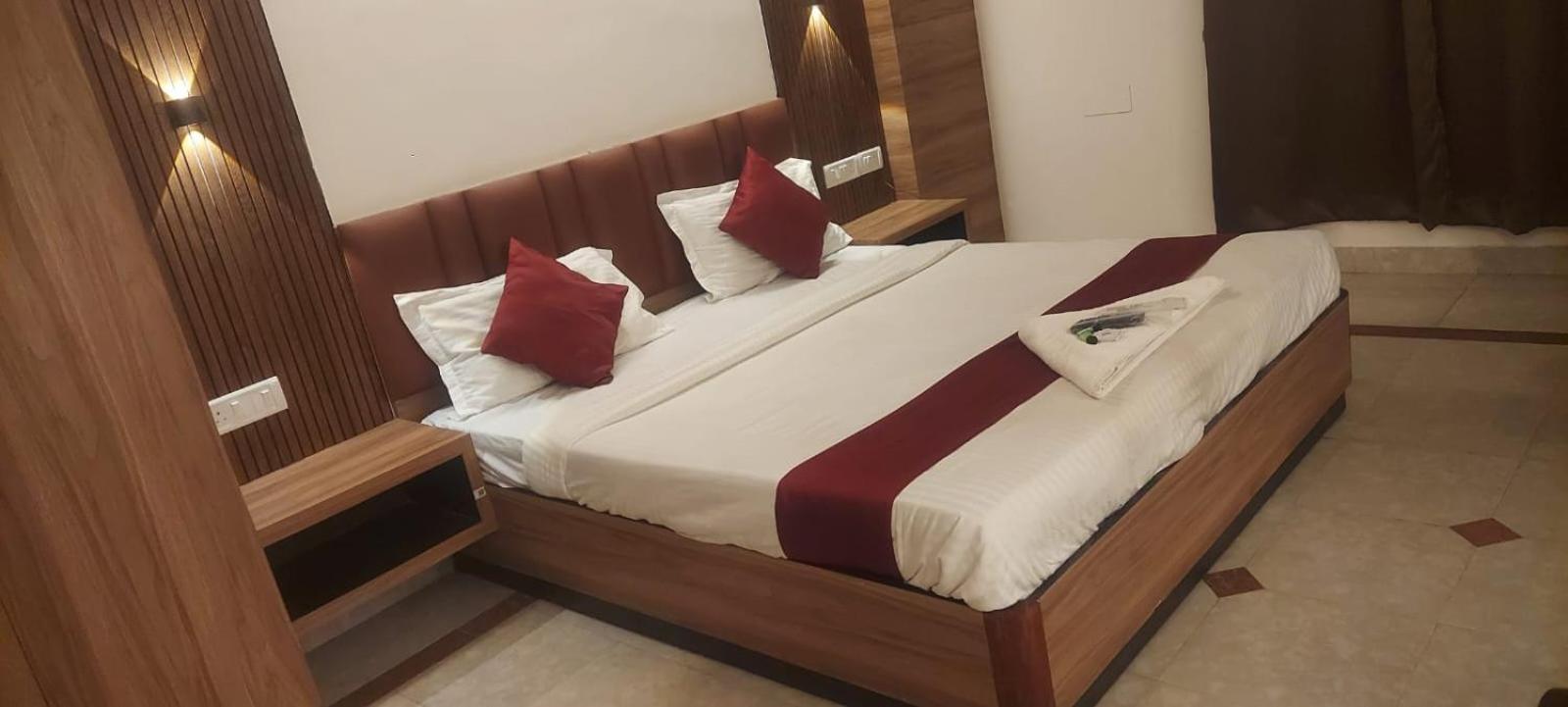 Capital O 69831 Hotel Mount Heera Csennai Kültér fotó