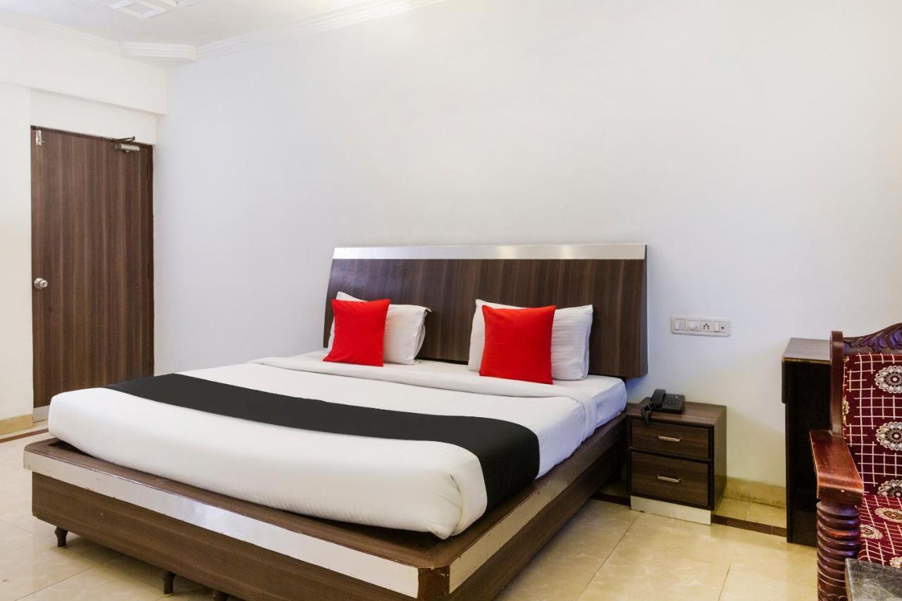 Capital O 69831 Hotel Mount Heera Csennai Kültér fotó
