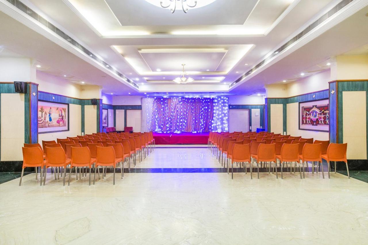 Capital O 69831 Hotel Mount Heera Csennai Kültér fotó