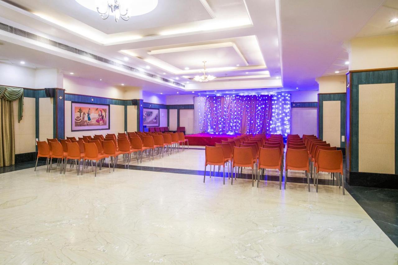 Capital O 69831 Hotel Mount Heera Csennai Kültér fotó