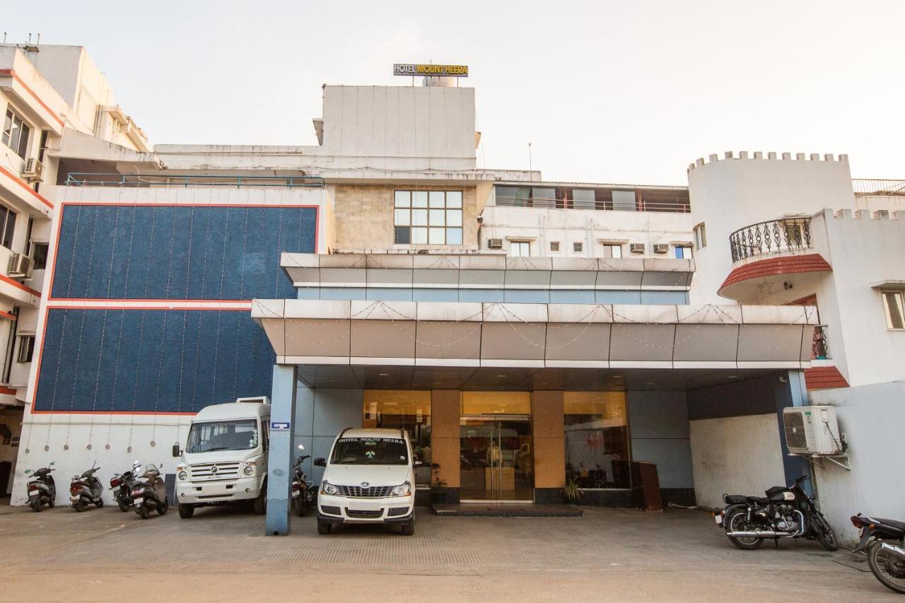 Capital O 69831 Hotel Mount Heera Csennai Kültér fotó